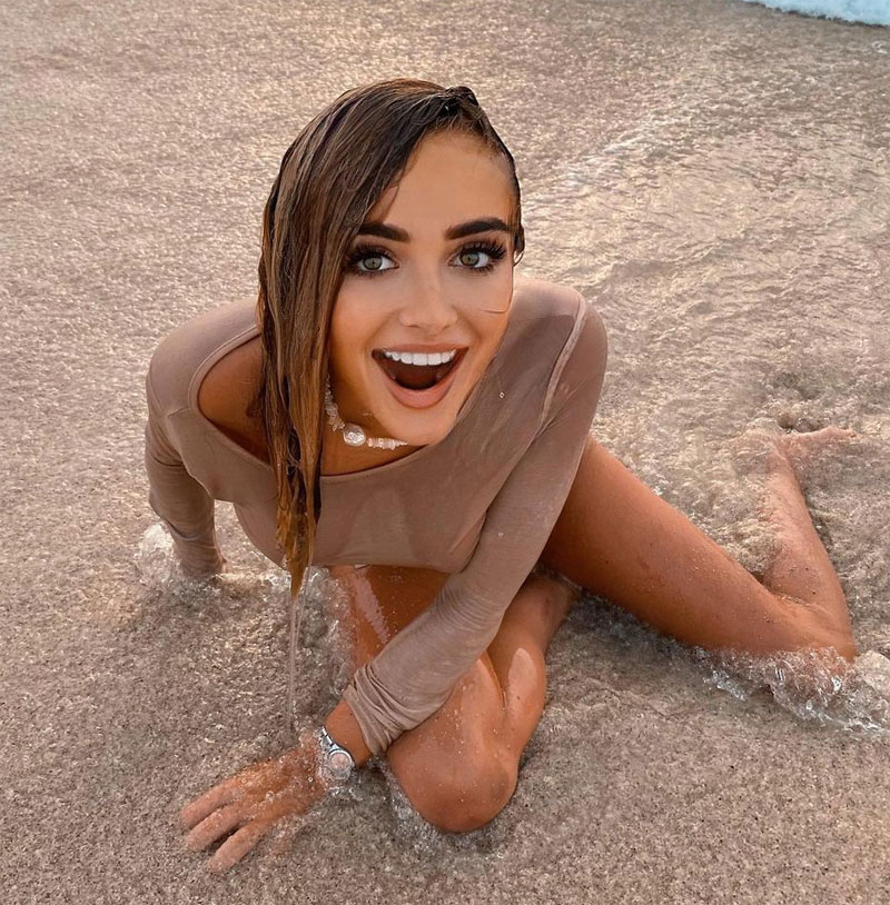 georgia-harrison-032221b.jpg (800×814)