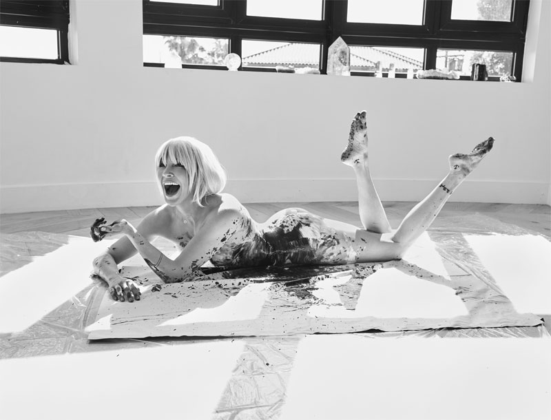 Katie Cassidy Posing Nude in Bodypaint - Taxi Driver Movie