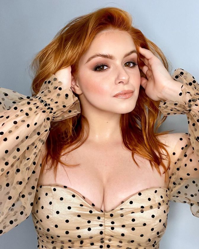 Ariel Winter Deep White Cleavage