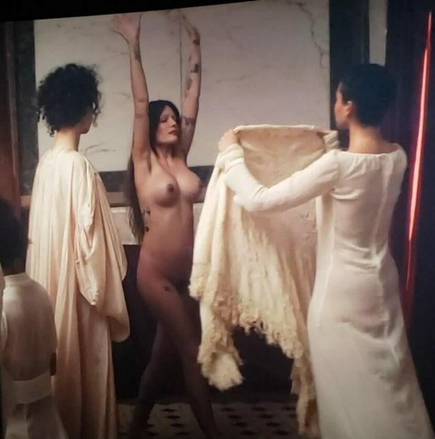 Halsey Nude Scene In The Movie