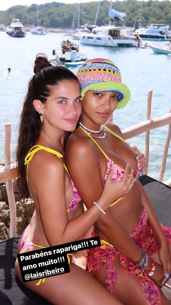 Sara Sampiao And Lais Riberio Grabbing Boobs