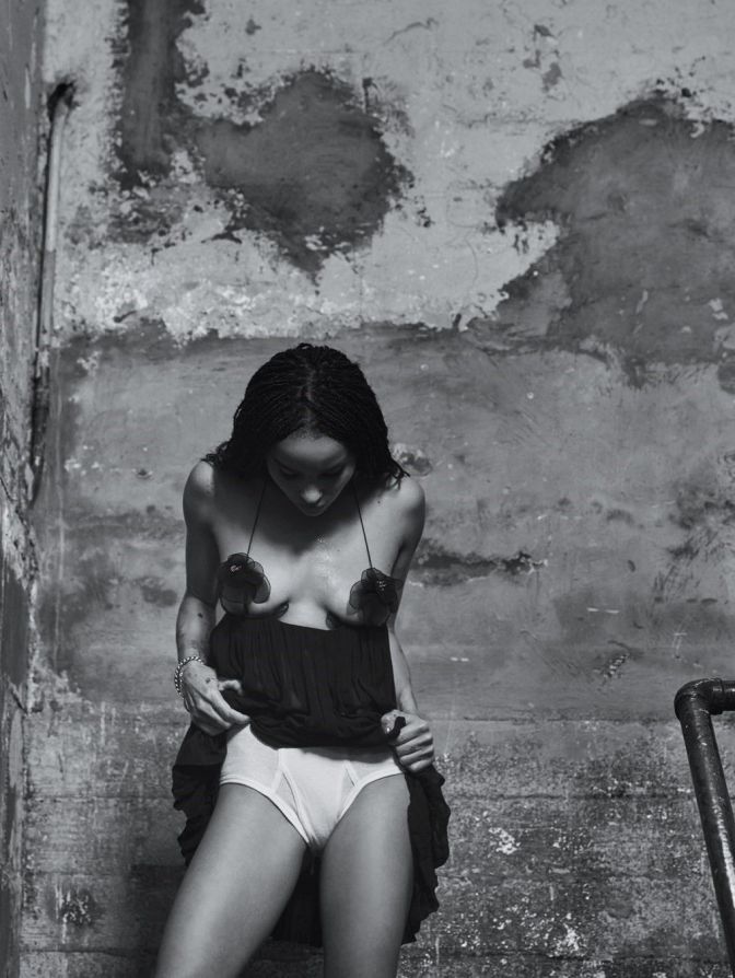 Zoe Kravitz Topless Magazine Photoshoot